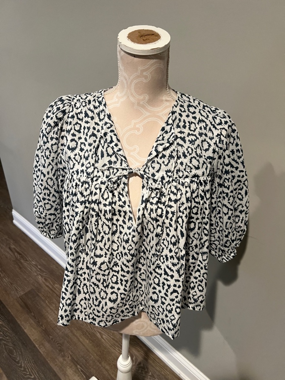 Evereve  Love Thomas Emerson FRy Blouse